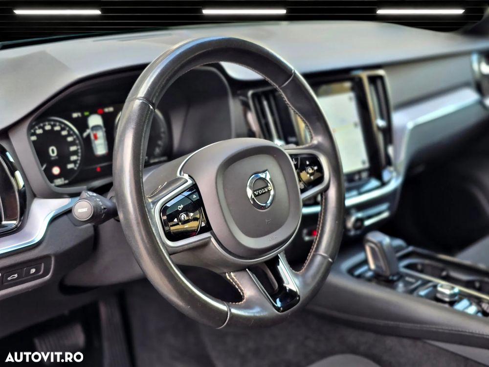 Volvo V60 T6 AWD Twin Engine Geartronic Momentum Pro - 35