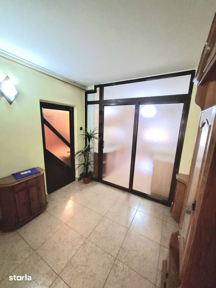 Apartament 4 camere mobilat si utilat,str Decebal,vis a vis de Profi - Imagine principală: 4/19