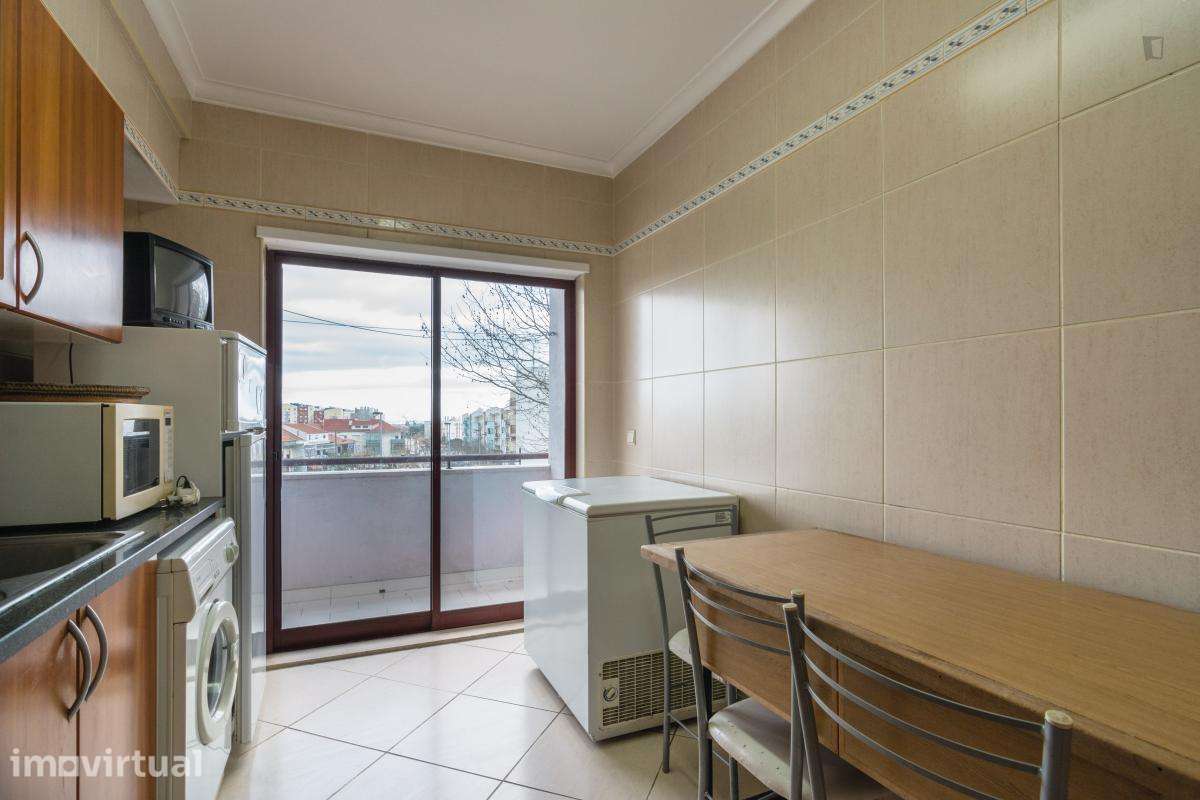 Quarto - localizado em Caparica Lisbon - Grande imagem: 5/31