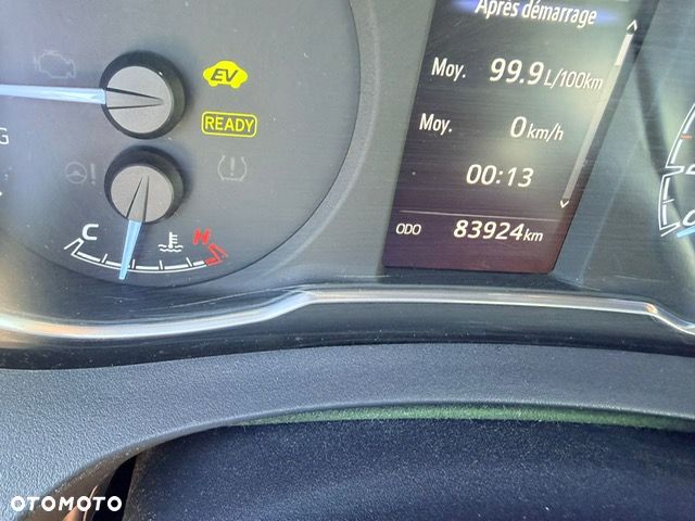 Toyota Yaris Hybrid 100 Selection Platinum - 14