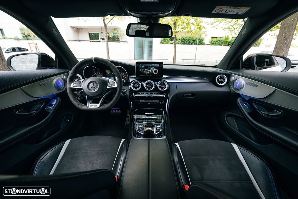 Mercedes-Benz C 63 AMG Standard - 35
