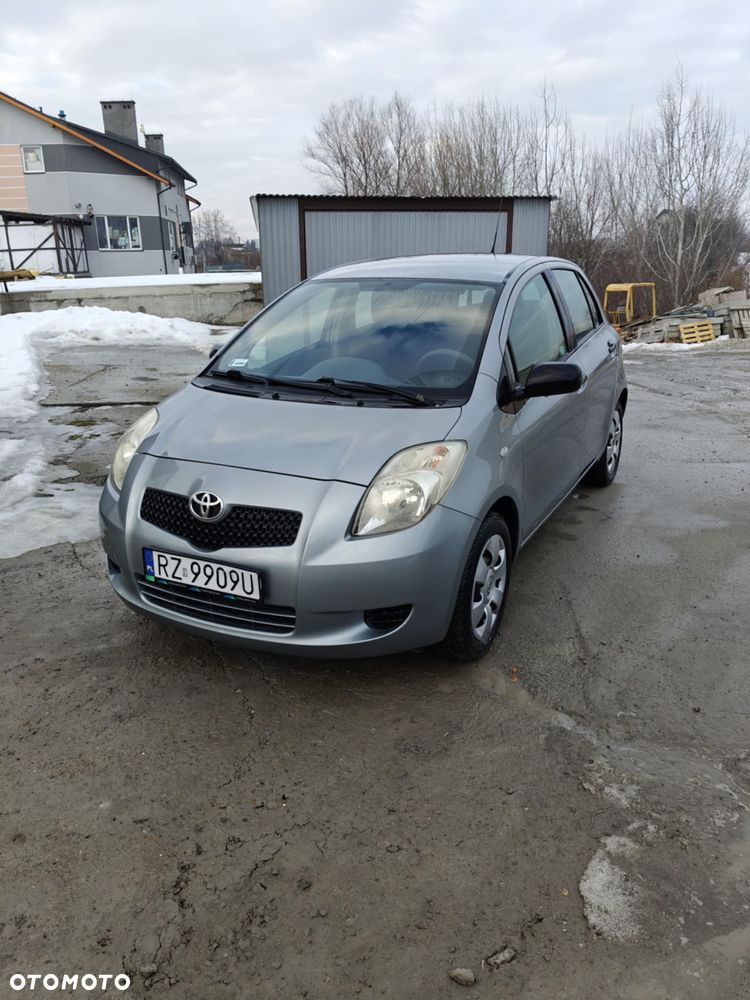 Toyota Yaris - 2