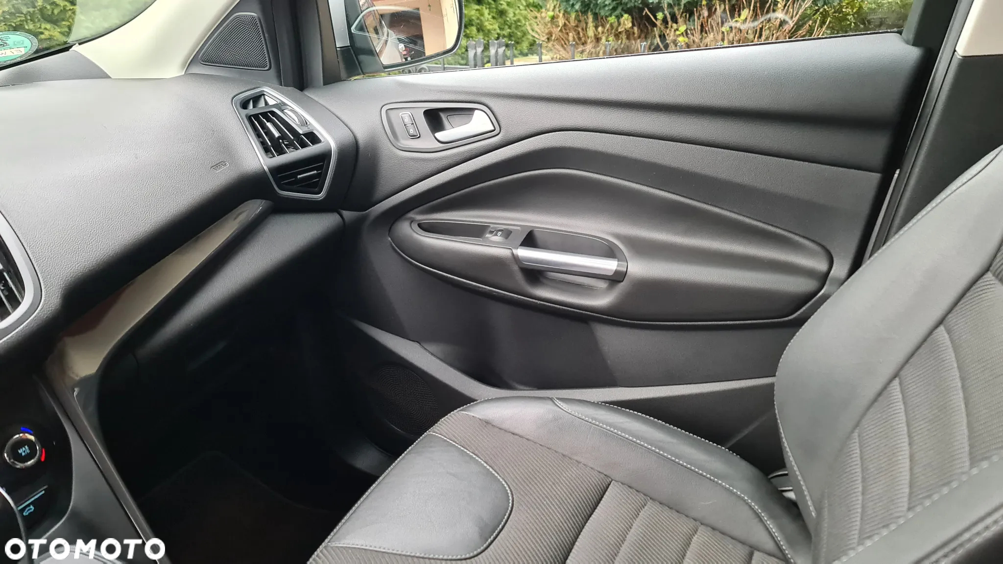 Ford Kuga 2.0 TDCi 4WD Titanium Plus - 30