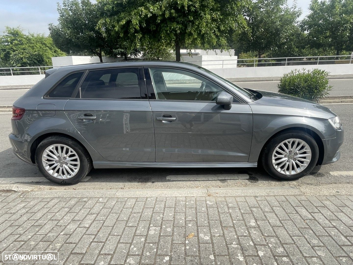 Audi A3 Sportback 1.6 TDI Advance Ultra - 4