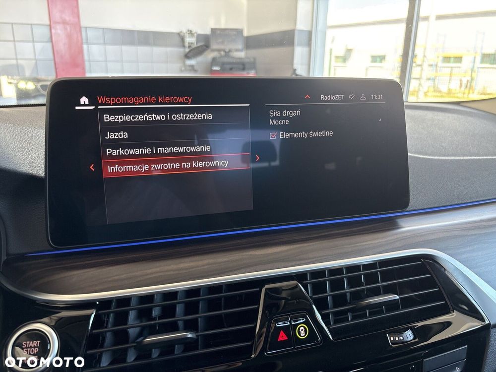 BMW Seria 5 520d mHEV - 28
