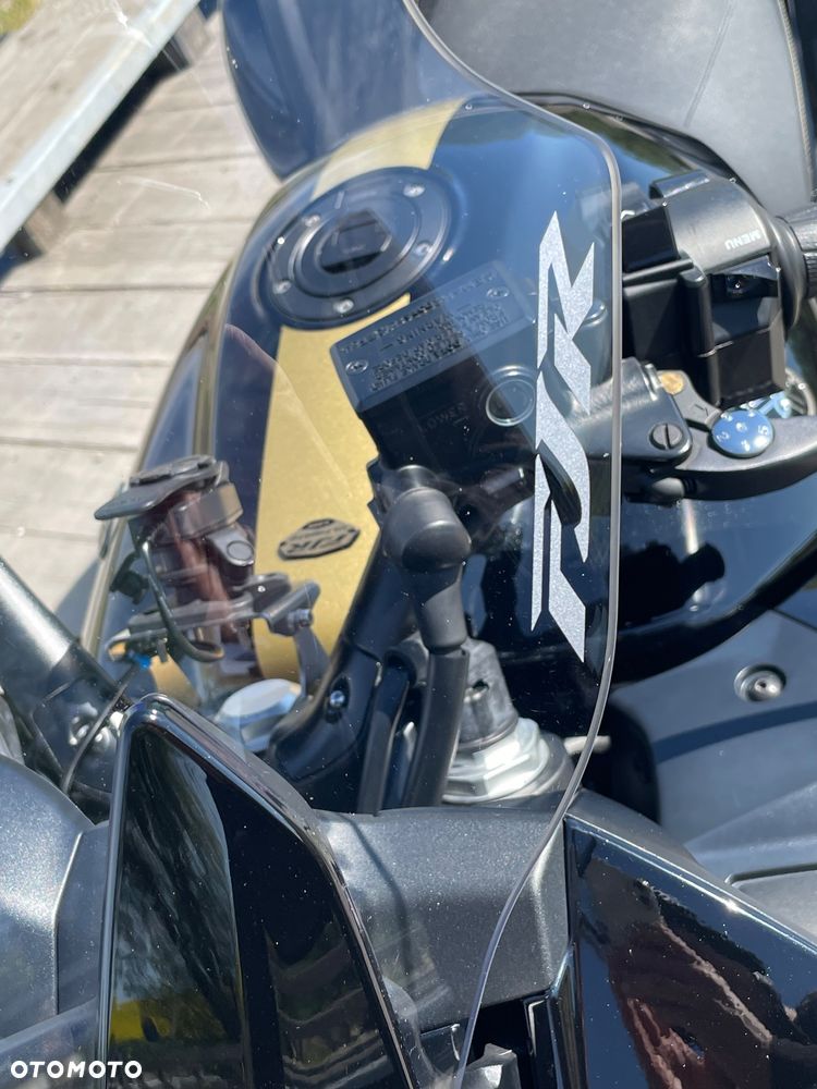 Yamaha FJR - 15
