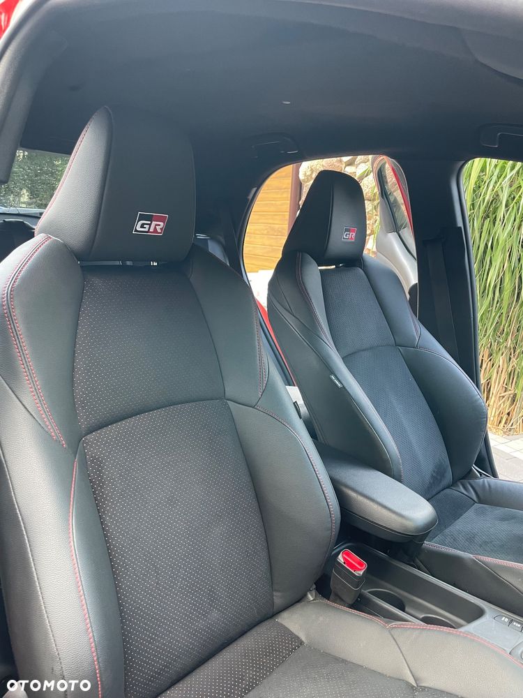 Toyota Yaris Hybrid 1.5 GR Sport - 6