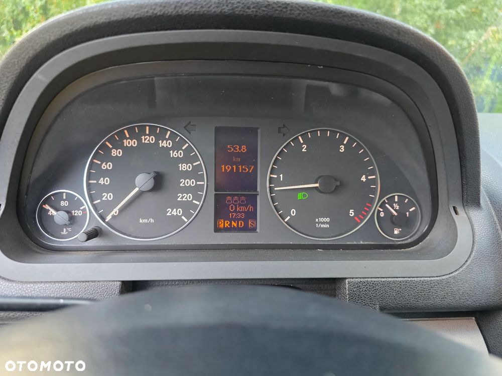 Mercedes-Benz Klasa A 200 CDI Autotronic Avantgarde - 16