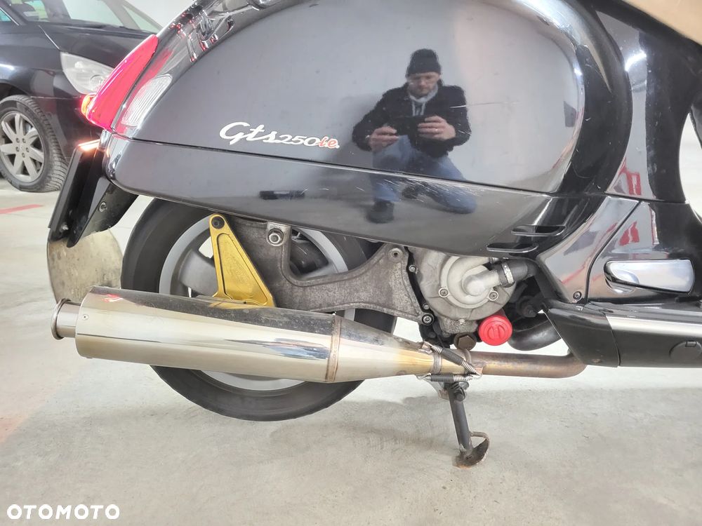 Vespa GTS - 5