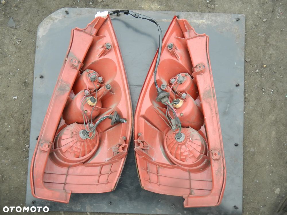 MAZDA 5 I 05-10  Lampa Lampy Tył Tylna Prawa Lewa - 2