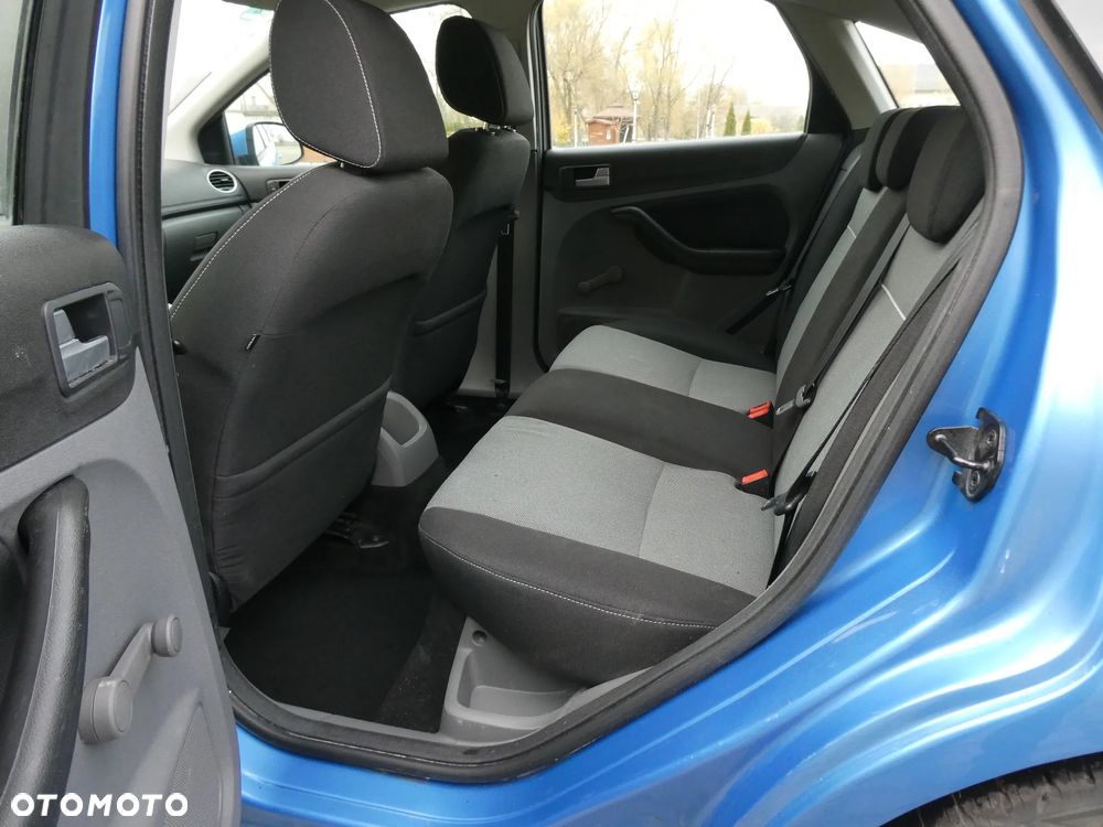 Ford Focus 2.0 16V Style+ - 21