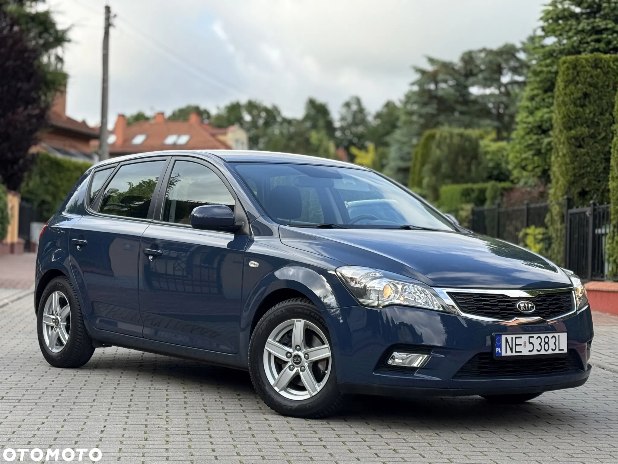Kia Ceed - 11