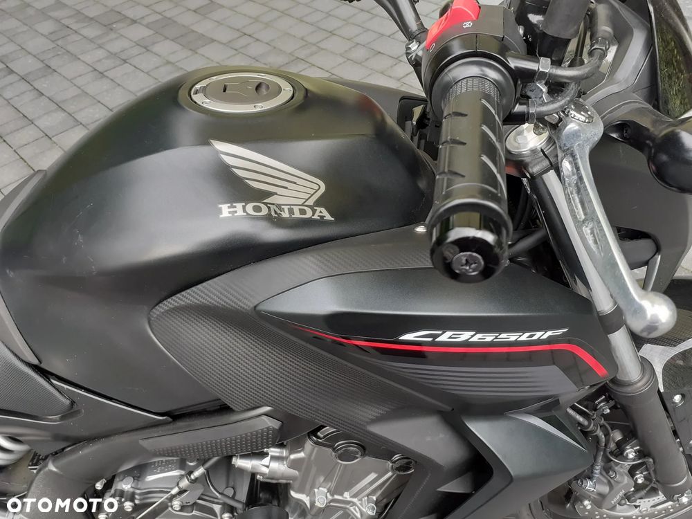 Honda CB - 23