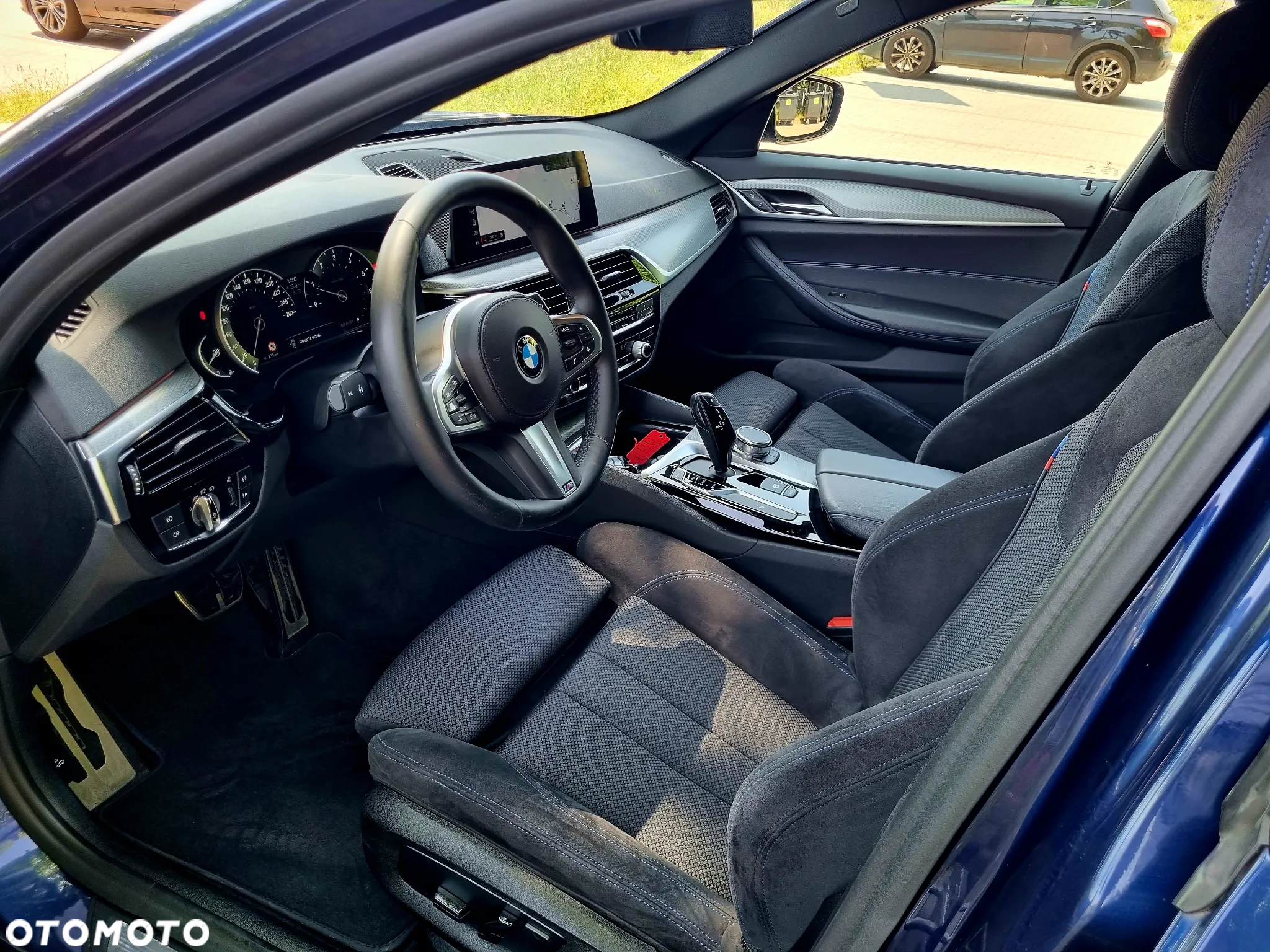 BMW Seria 5 530i Touring M Sport Edition - 10