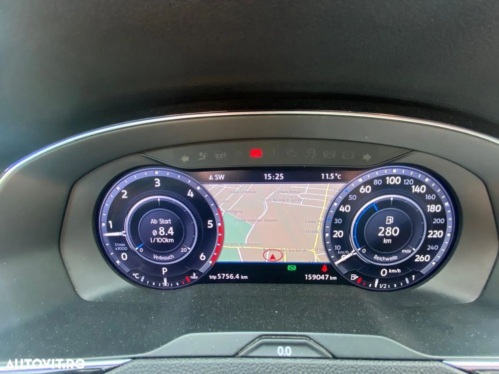 Volkswagen Passat Variant 2.0 TDI DSG 4Motion Highline - 18