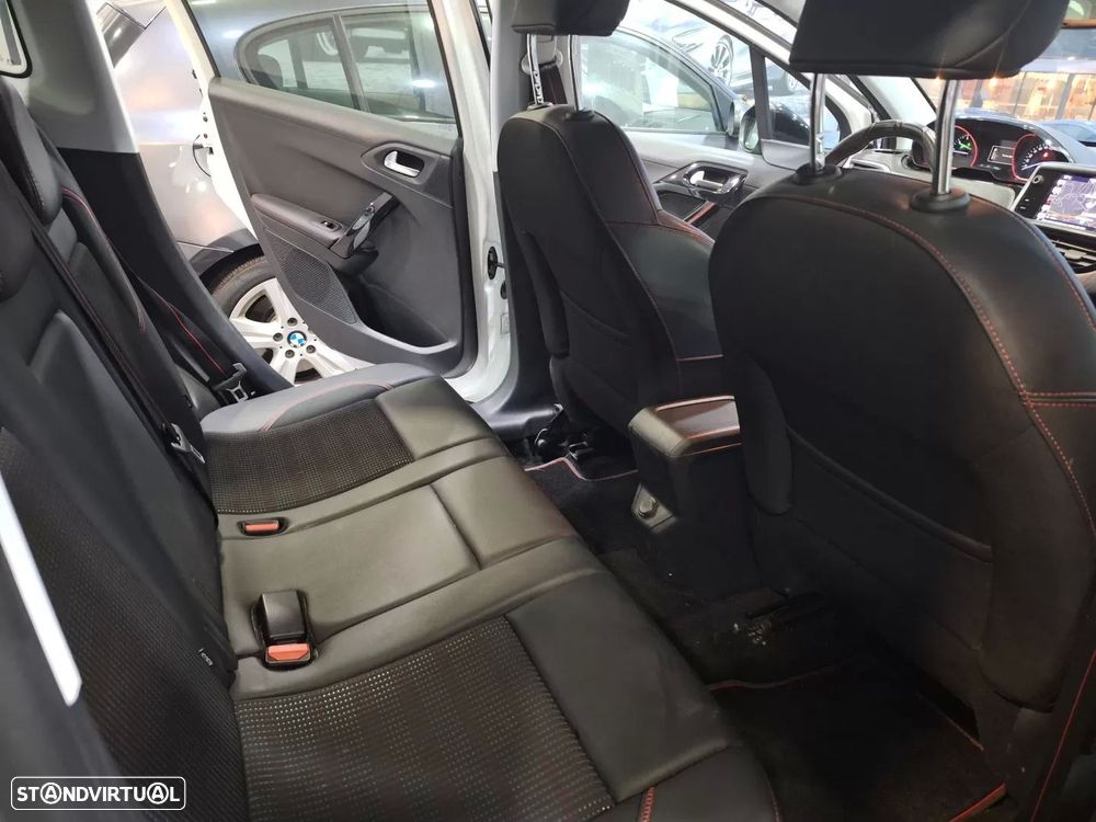 Peugeot 2008 1.2 PureTech GT Line - 10