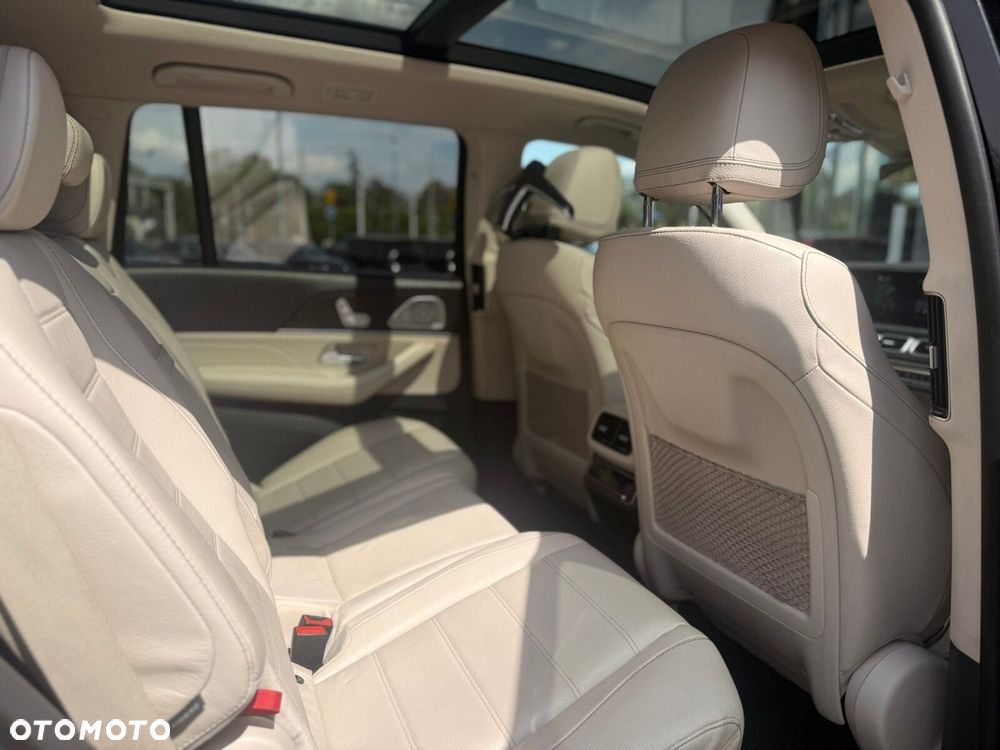 Mercedes-Benz GLS - 29