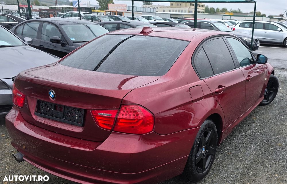 BMW Seria 3 320d EfficientDynamics Edition - 21