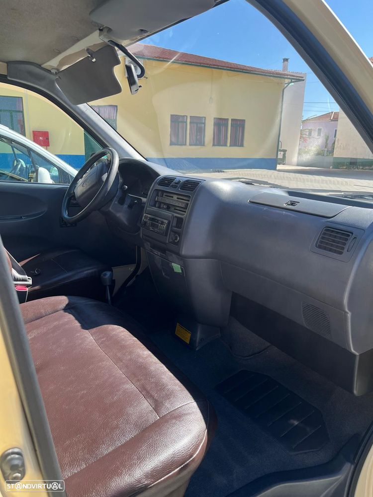 Toyota HiAce 2.4 D LXH12LG - 6