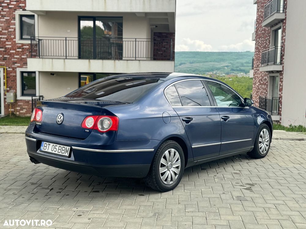 Volkswagen Passat 2.0TDI Trendline DPF Bluemotion Technology - 3