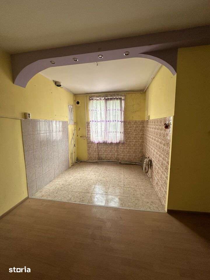 APARTAMENT 2 CAMERE - ROMAN - Imagine principală: 5/12