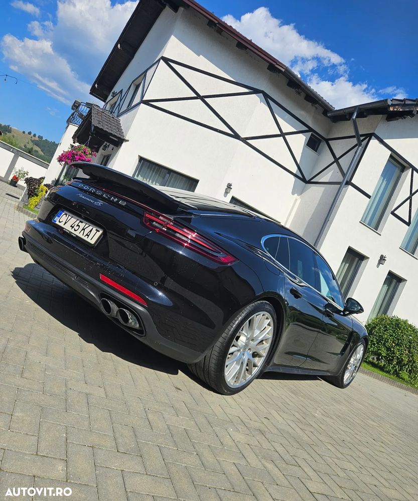 Porsche Panamera 4S - 3