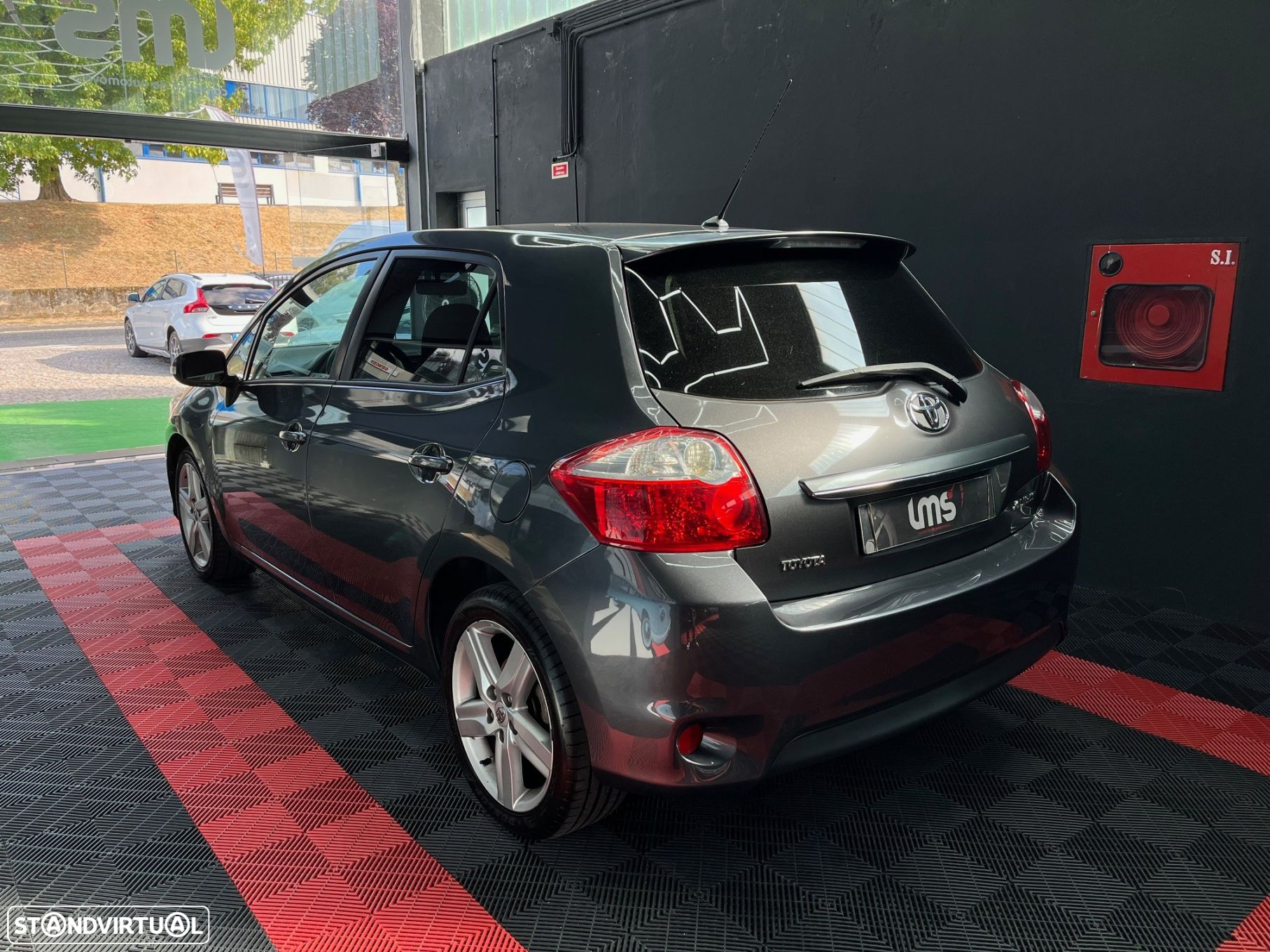 Toyota Auris 1.4 D-4D Exclusive - 6