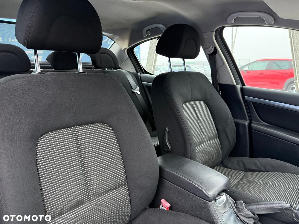 Peugeot 407 2.0 HDI Intense - 15