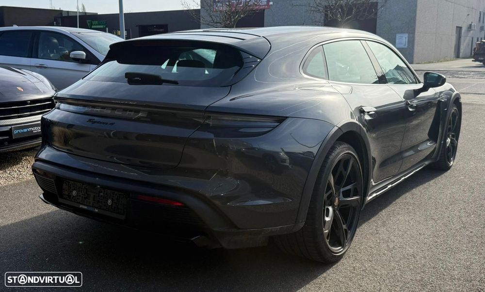 Porsche Taycan Cross Turismo 4 - 6