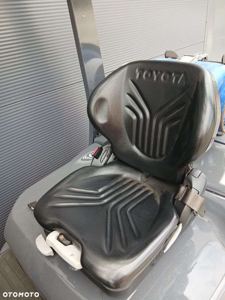 Toyota 02-8FGF18 - 8