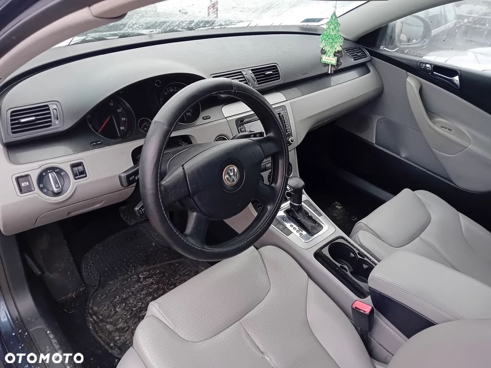 Volkswagen Passat - 5