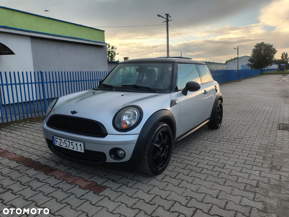 MINI Cooper Standard - 24