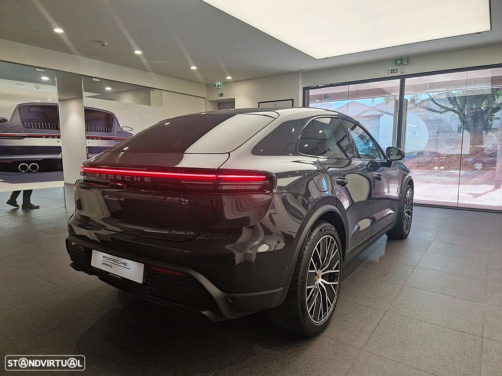 Porsche Macan Electric 4 - 6