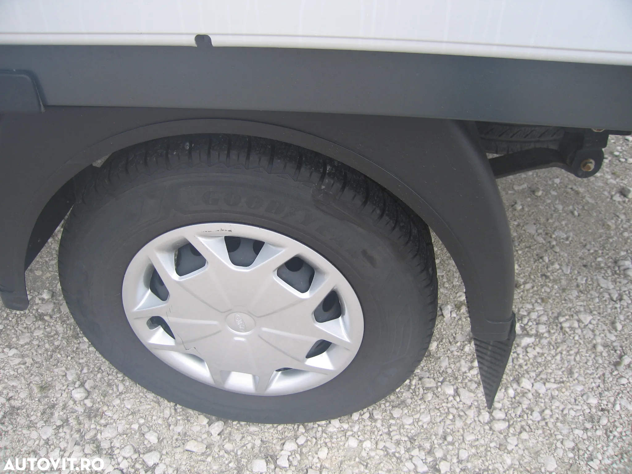 Ford TRANSIT 3 LOC. PLATFORMA cu PRELATA , AC. - 17