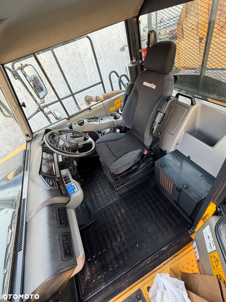 Komatsu HM300-3 - 20