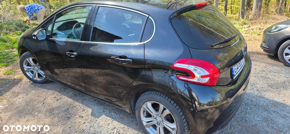 Peugeot 208 1.2 PureTech Allure - 5