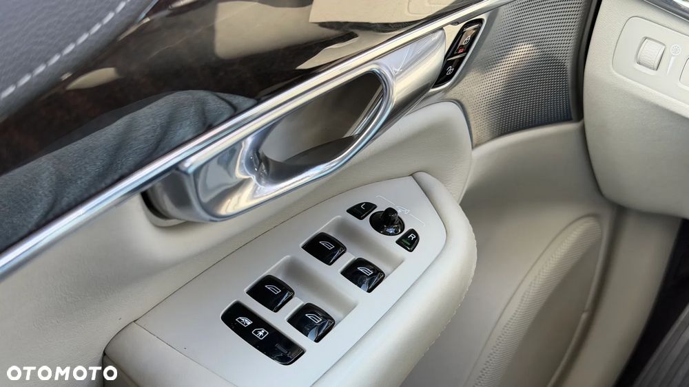 Volvo XC 90 T8 AWD Plug-In Hybrid Inscription 7os - 6