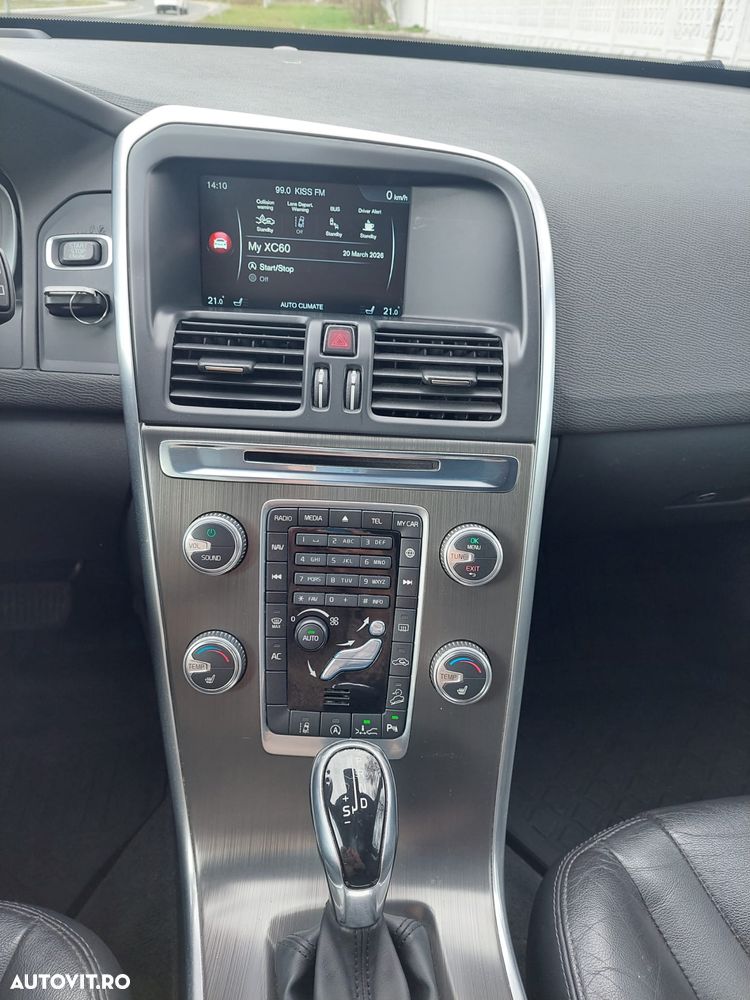 Volvo XC 60 D5AWD Momentum - 5