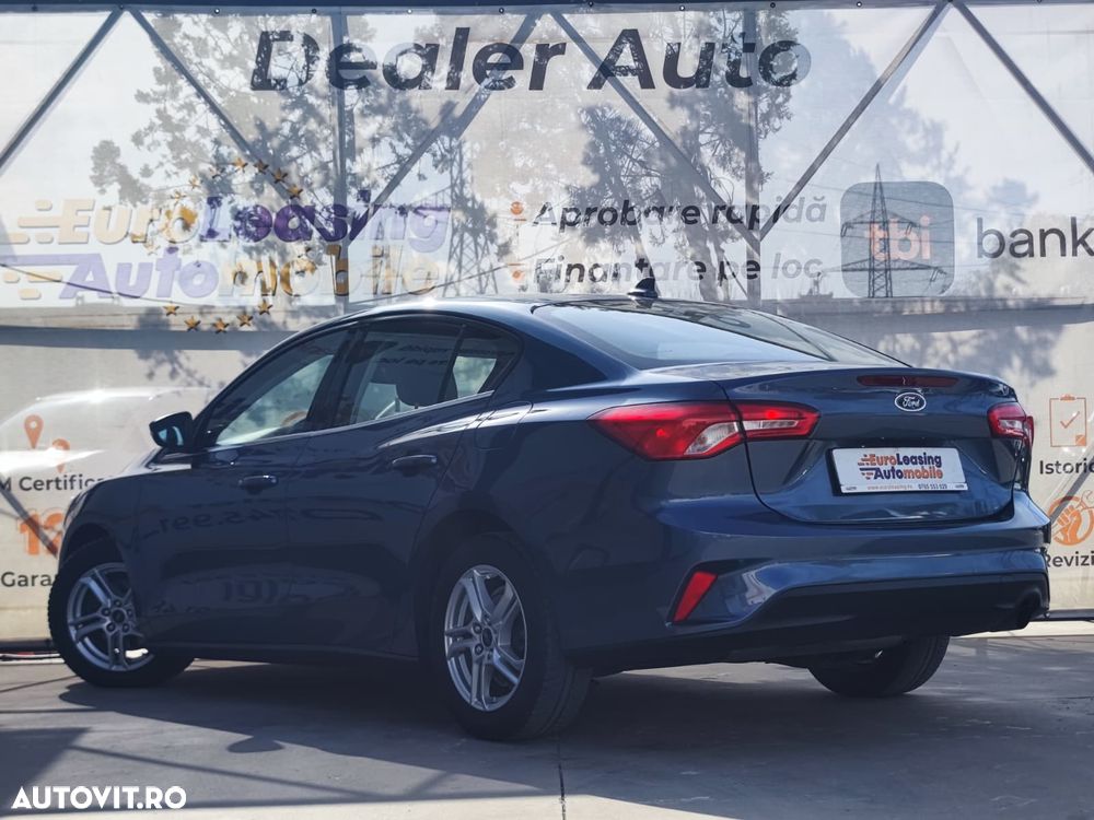 Ford Focus 1.0 EcoBoost Titanium - 12