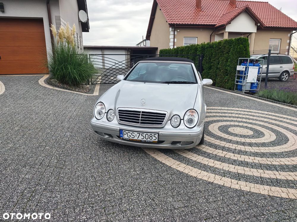 Mercedes-Benz CLK 320 - 2