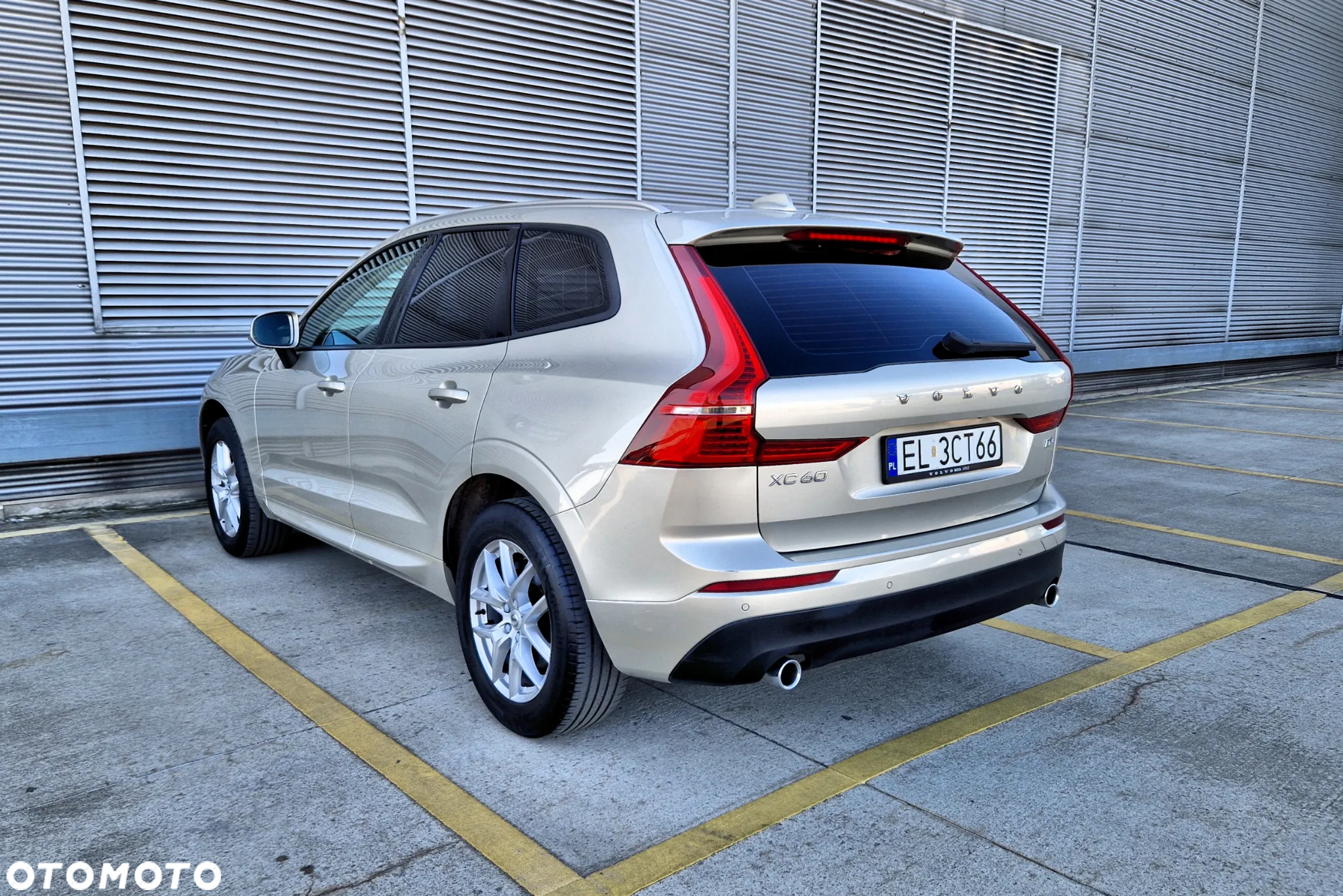 Volvo XC 60 D4 SCR Momentum - 11