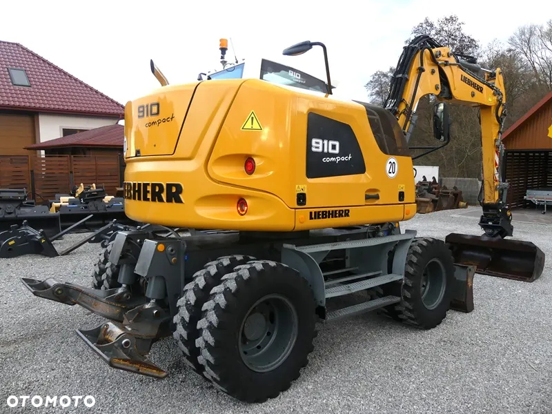 Liebherr A910 Compact / Sprowadzona / Super Stan / - 3