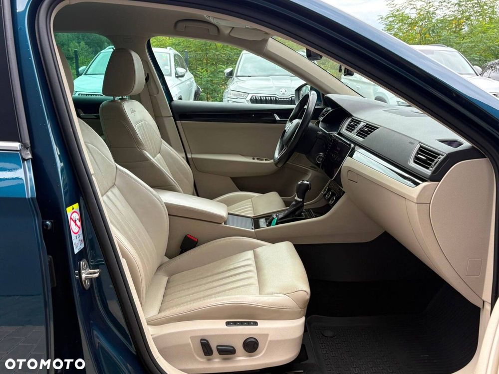 Skoda Superb 2.0 TDI 4x4 L&K DSG - 12