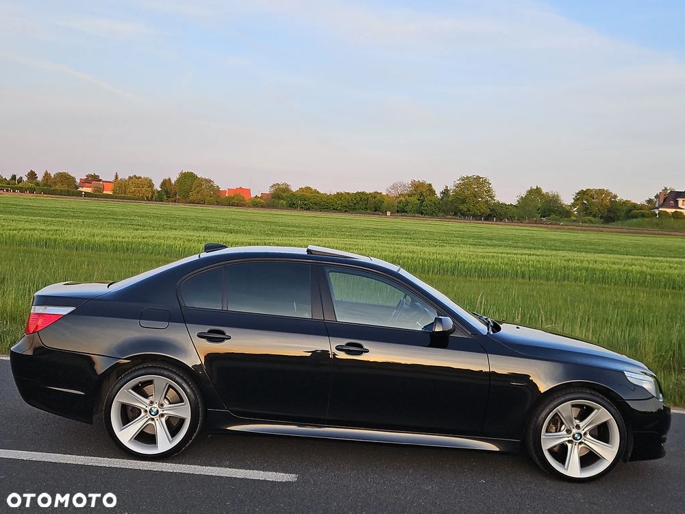 BMW Seria 5 545i - 5