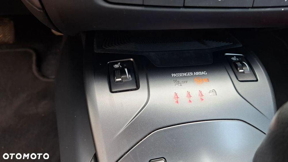 Toyota Avensis 1.8 Selection MS - 30