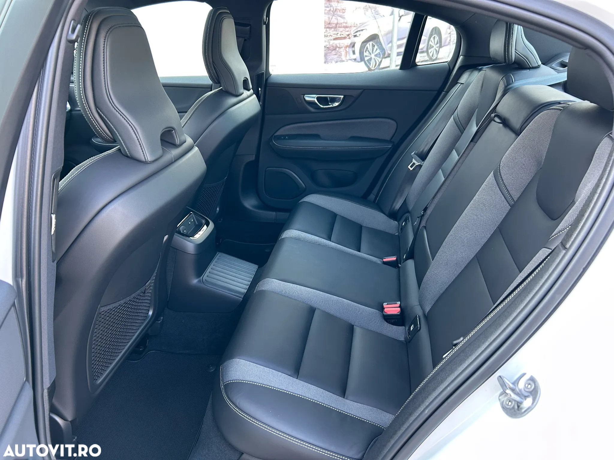 Volvo S60 T8 eAWD R-Design - 15