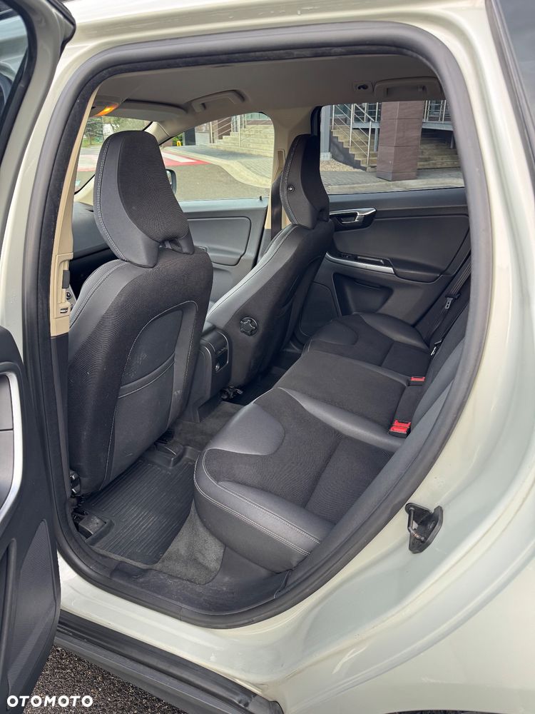 Volvo XC 60 2.4D AWD - 6