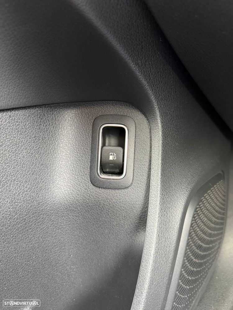 Mercedes-Benz A 250 - 25