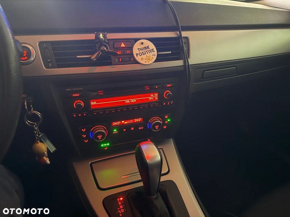 BMW Seria 3 320i - 12