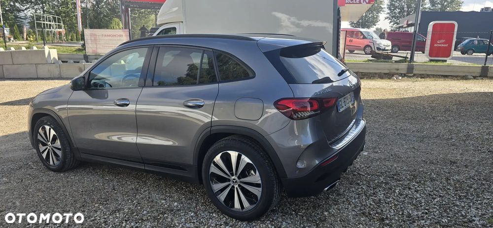 Mercedes-Benz GLA 200 Business Edition - 9